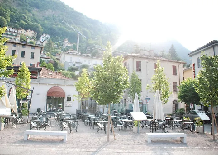 アパート Lakeside コモ